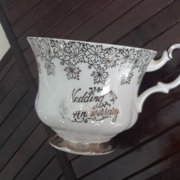 Vintage cup and saucer - Picture 2 of 6